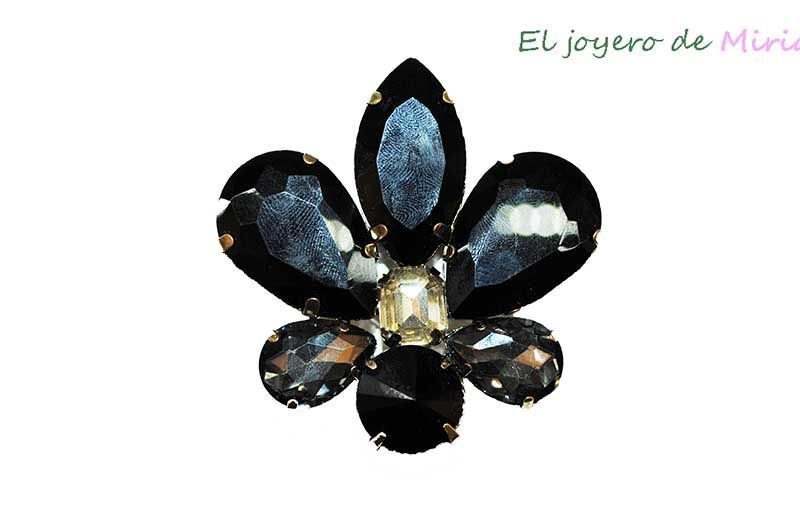 Broche flor cristales negros