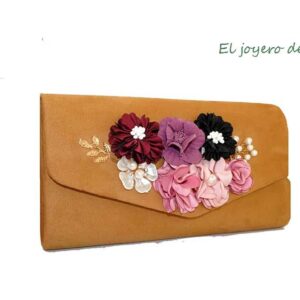 Bolso clutch marrón con flores