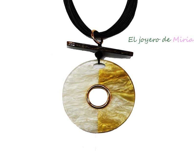 Collar resina esmaltada