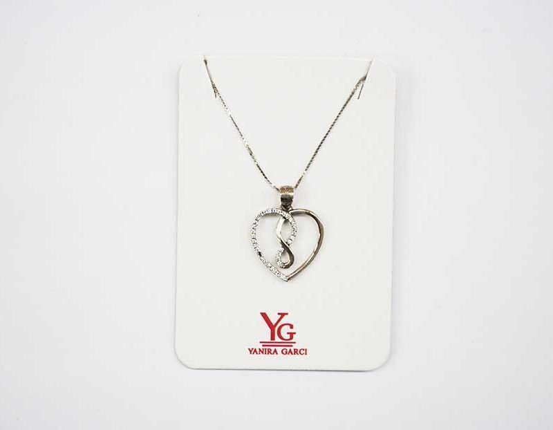 Colgante corazón y símbolo del infinito