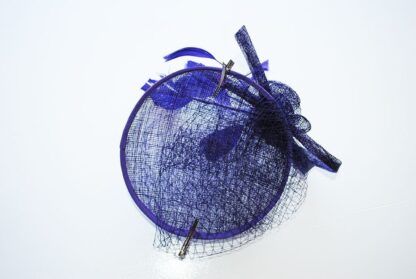 Tocado casquete morado cardenal - Imagen 3