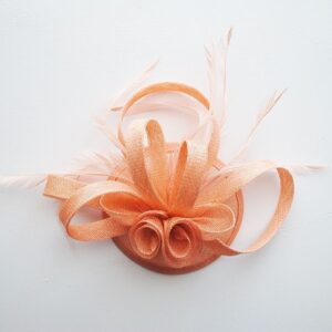 Tocado de fiesta salmón