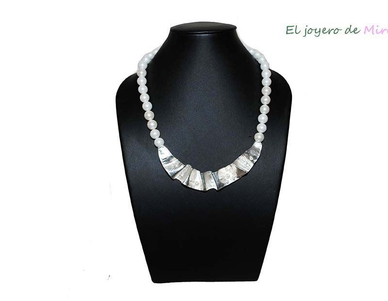 Collar perlas detalle plateado