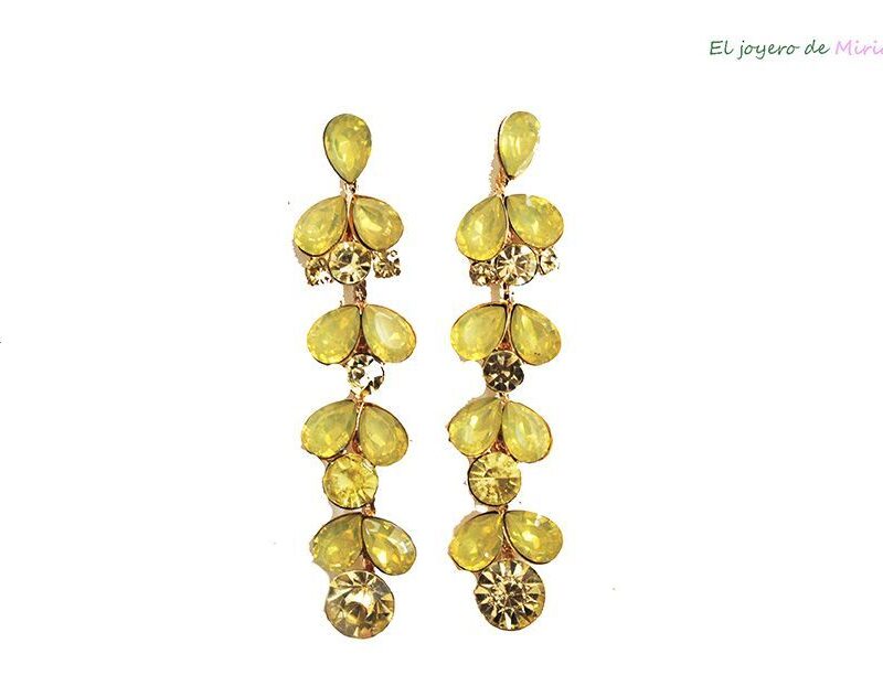 Pendientes largos amarillos