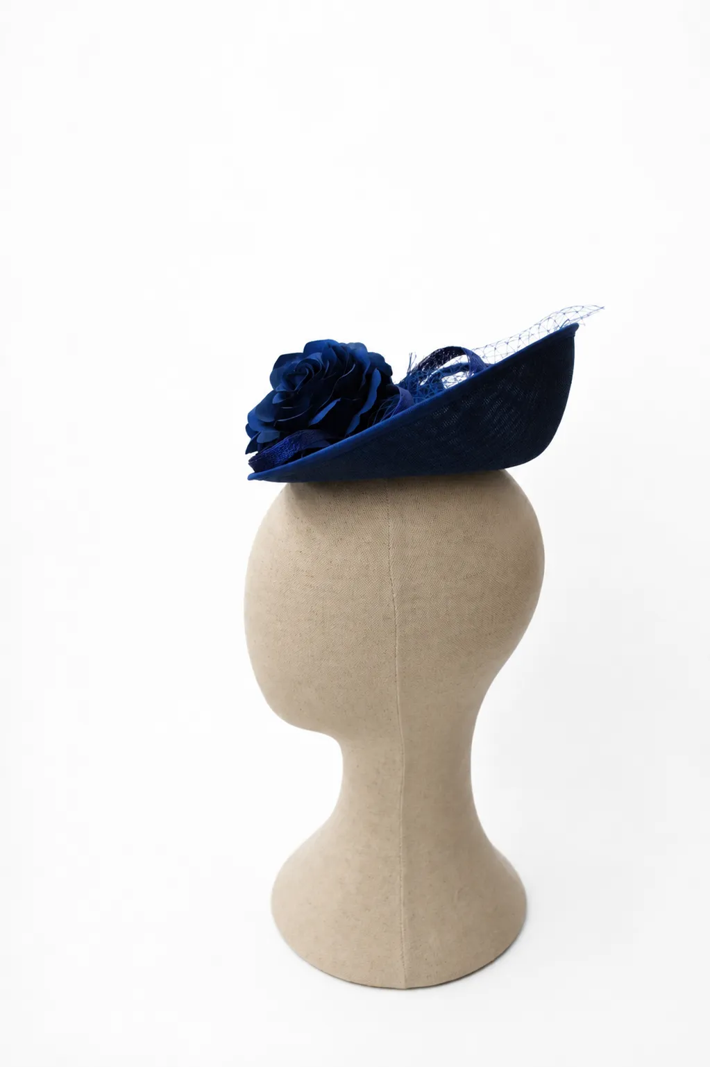 Tocado de fiesta azul klein - Imagen 3