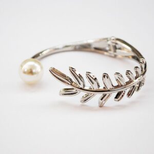 Pulsera hojas y perla