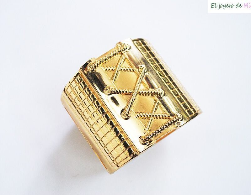 Brazalete dorado