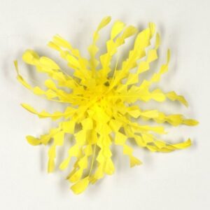 Flor tocado amarillo
