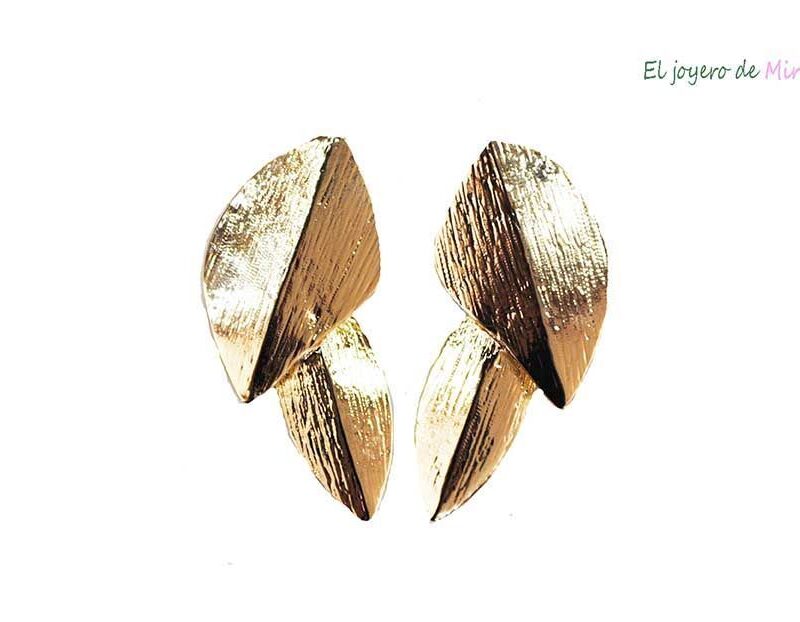 Pendientes dorados hoja