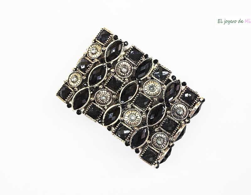 Brazalete negro y plateado