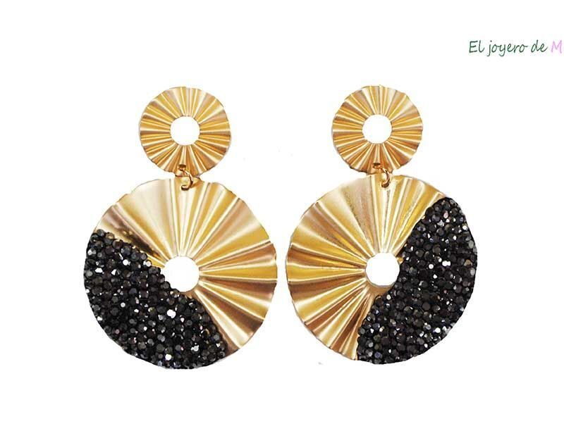 Pendientes dorados mate