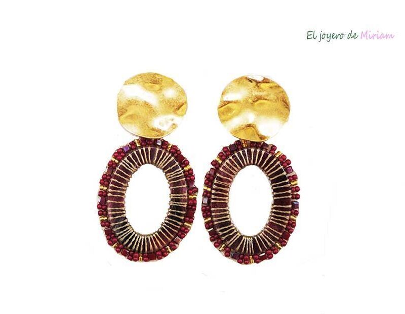 Pendientes burdeos