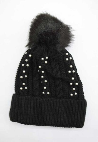 Gorro negro con perlas