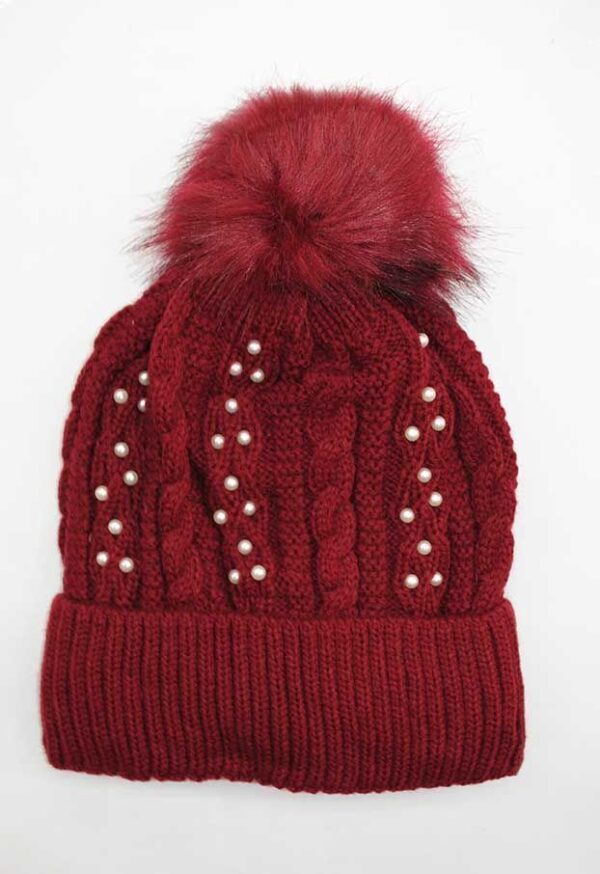 Gorro burdeos con perlas