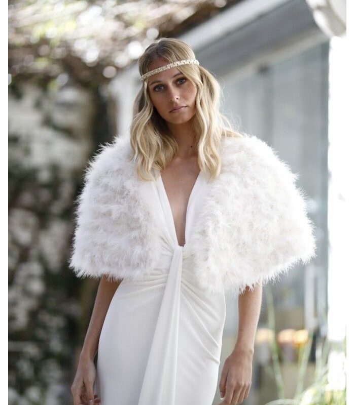 Estola blanca pelo avestruz