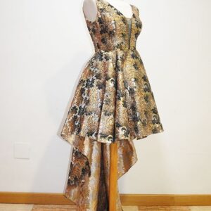 Vestido brocado con cola