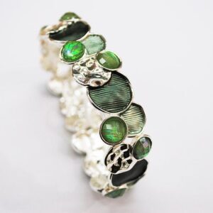 Pulsera verde con brillo