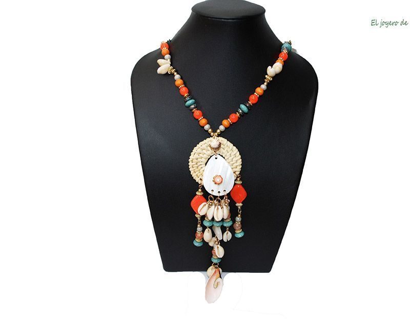Collar largo esparto y conchas