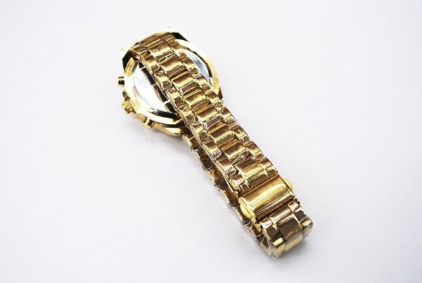 Reloj dorado de mujer - Imagen 3