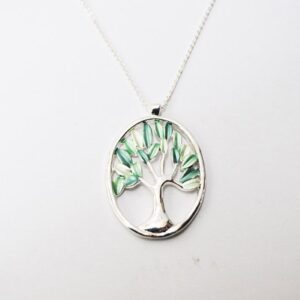 Collar verde árbol