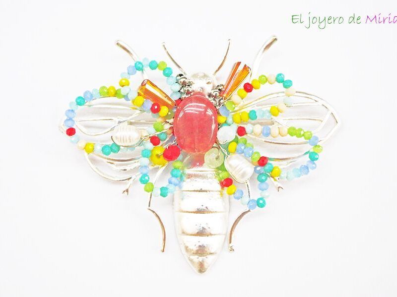 Broche libélula cuentas