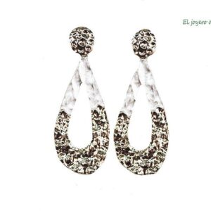 Pendientes nacarados y plateados