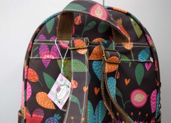 Mochila marrón estampada - Imagen 3