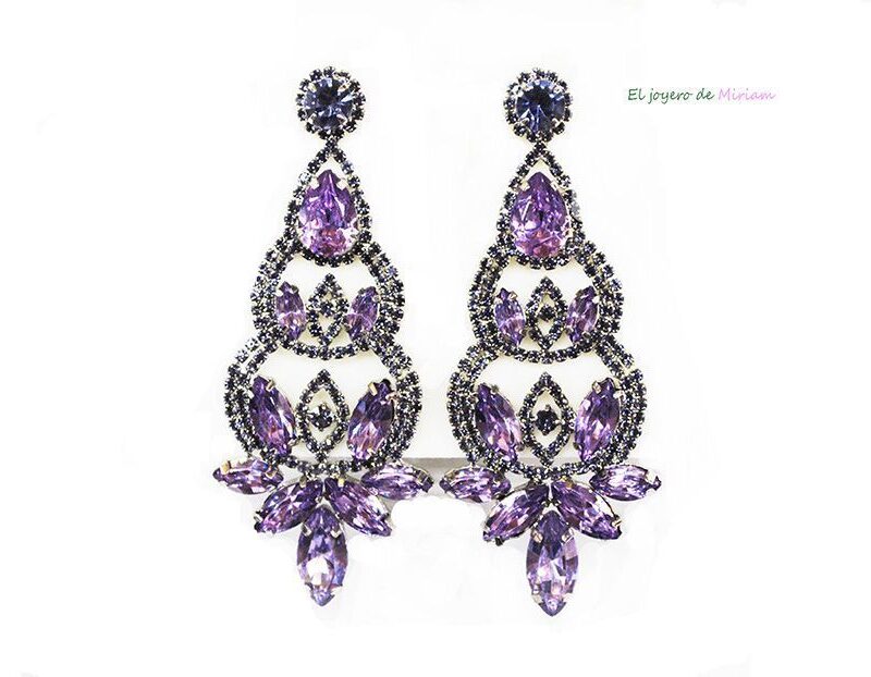 Pendientes malvas cristales