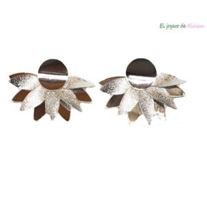 Pendientes plateados soles