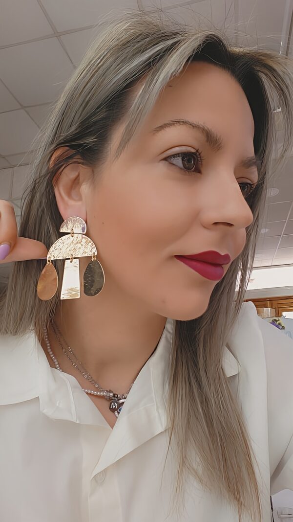 Pendientes dorados de metal - Imagen 2