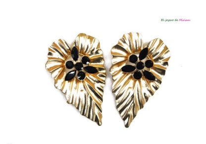Pendientes negros y dorados
