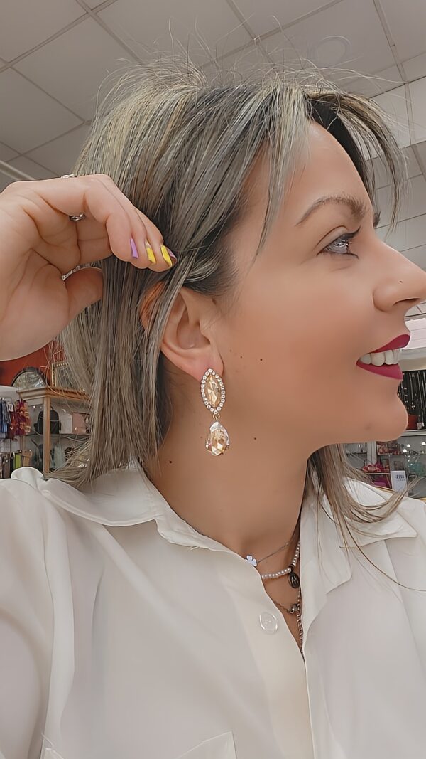 Pendientes dorados cristales blancos - Imagen 2
