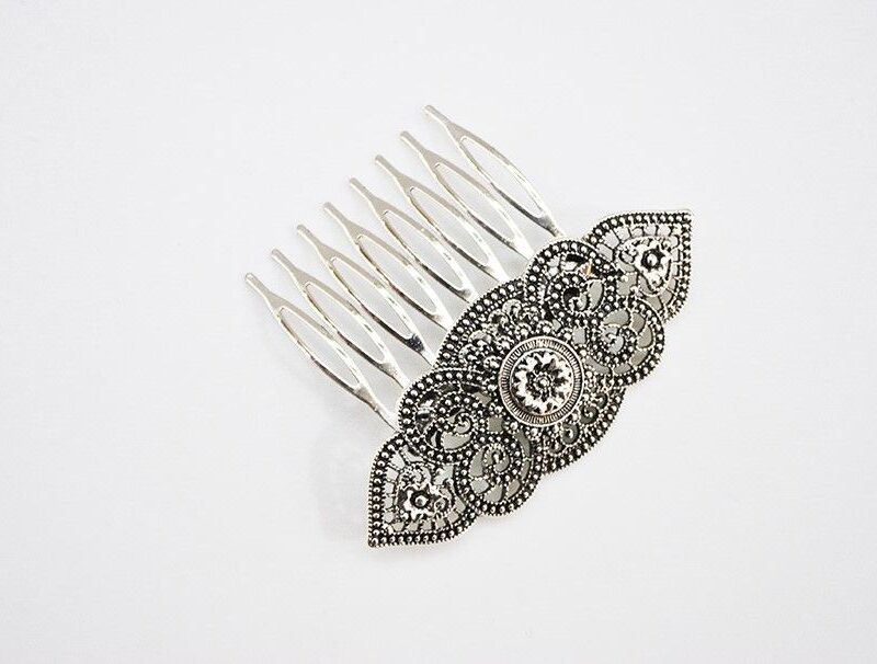 Peineta plateada envejecida