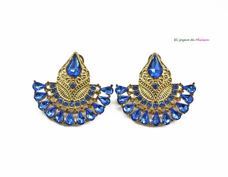 Pendientes azules y dorados