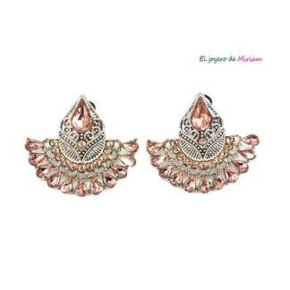 Pendientes rosas y plateados