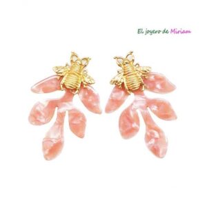 Pendientes rosas insecto