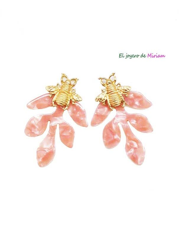 Pendientes rosas insecto