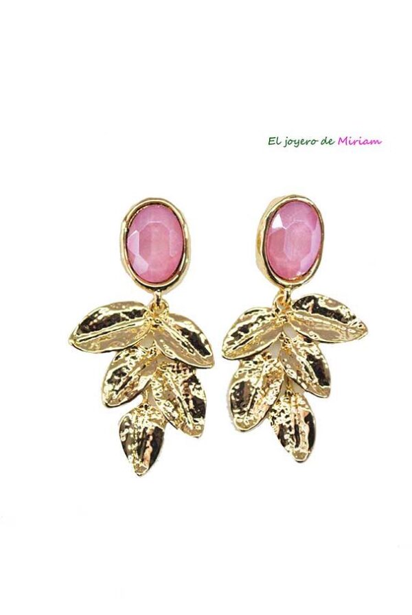 Pendientes dorados y rosas