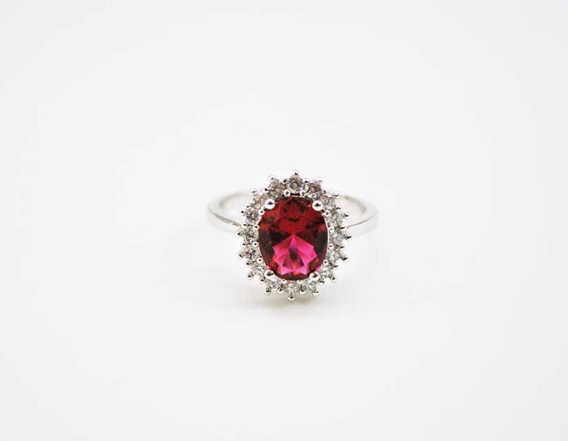 Anillo plateado cristal fucsia