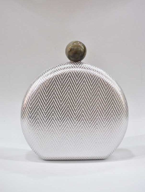 Bolso clutch redondo plateado