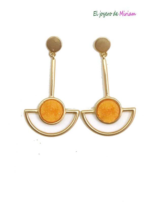 Pendientes dorados y mostaza