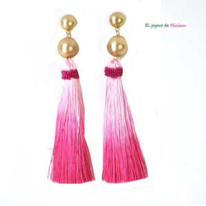 Pendientes fucsias flecos