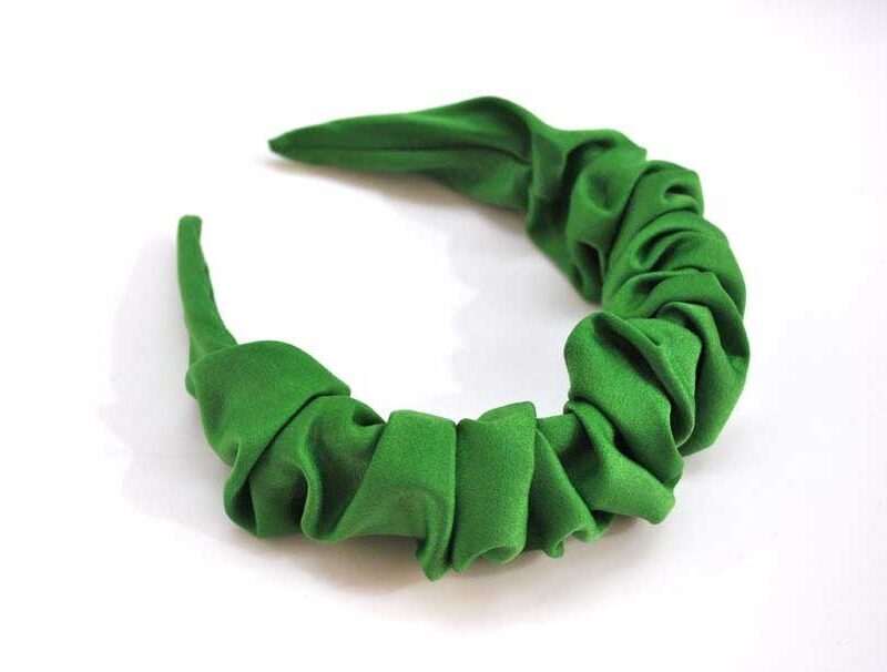 Diadema verde fruncida