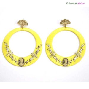Pendientes amarillos flamenca
