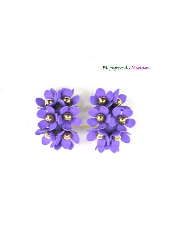 Pendientes malvas florecitas