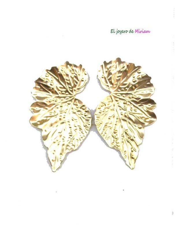 Pendientes dorados hojas mate