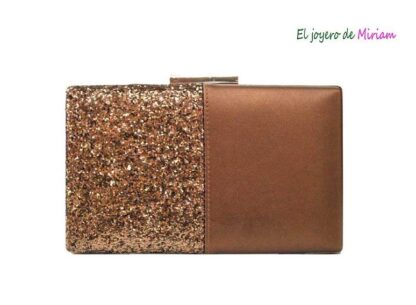Bolso clutch tono café metalizado