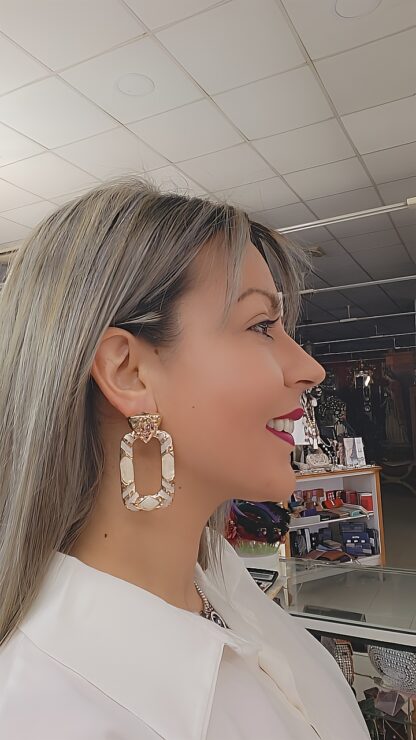Pendientes dorados nacarados - Imagen 2