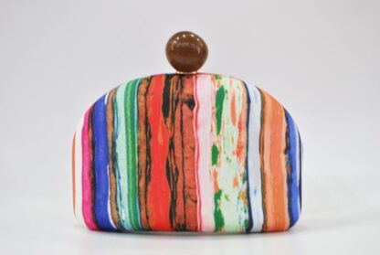 Bolso clutch estampado rayas