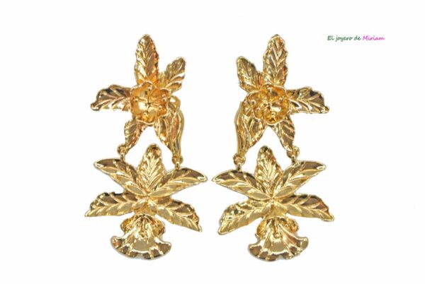 Pendientes dorados flores
